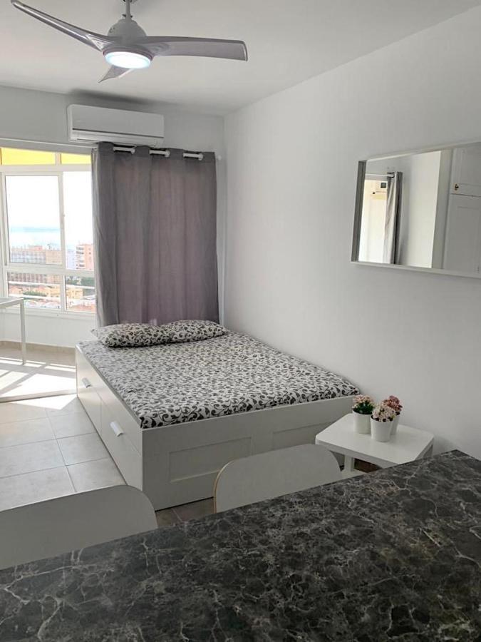 Studio With Sea Views In Torremolinos Appartement Buitenkant foto